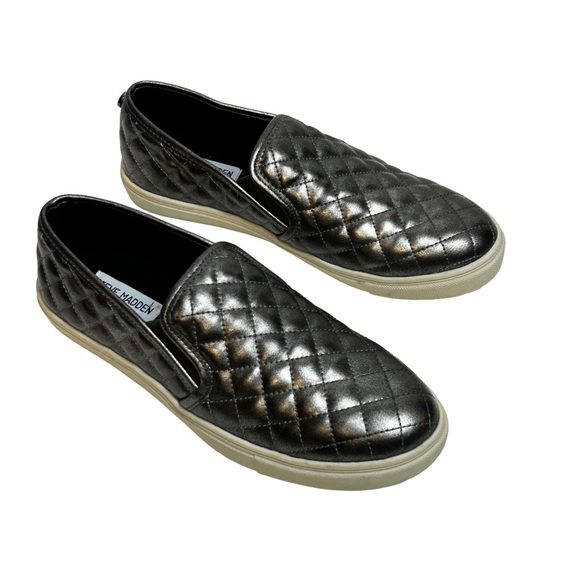 Steve Madden Shoes - Steve Madden Women's Ecentrcq Quilted Slip-On Sneaker 10